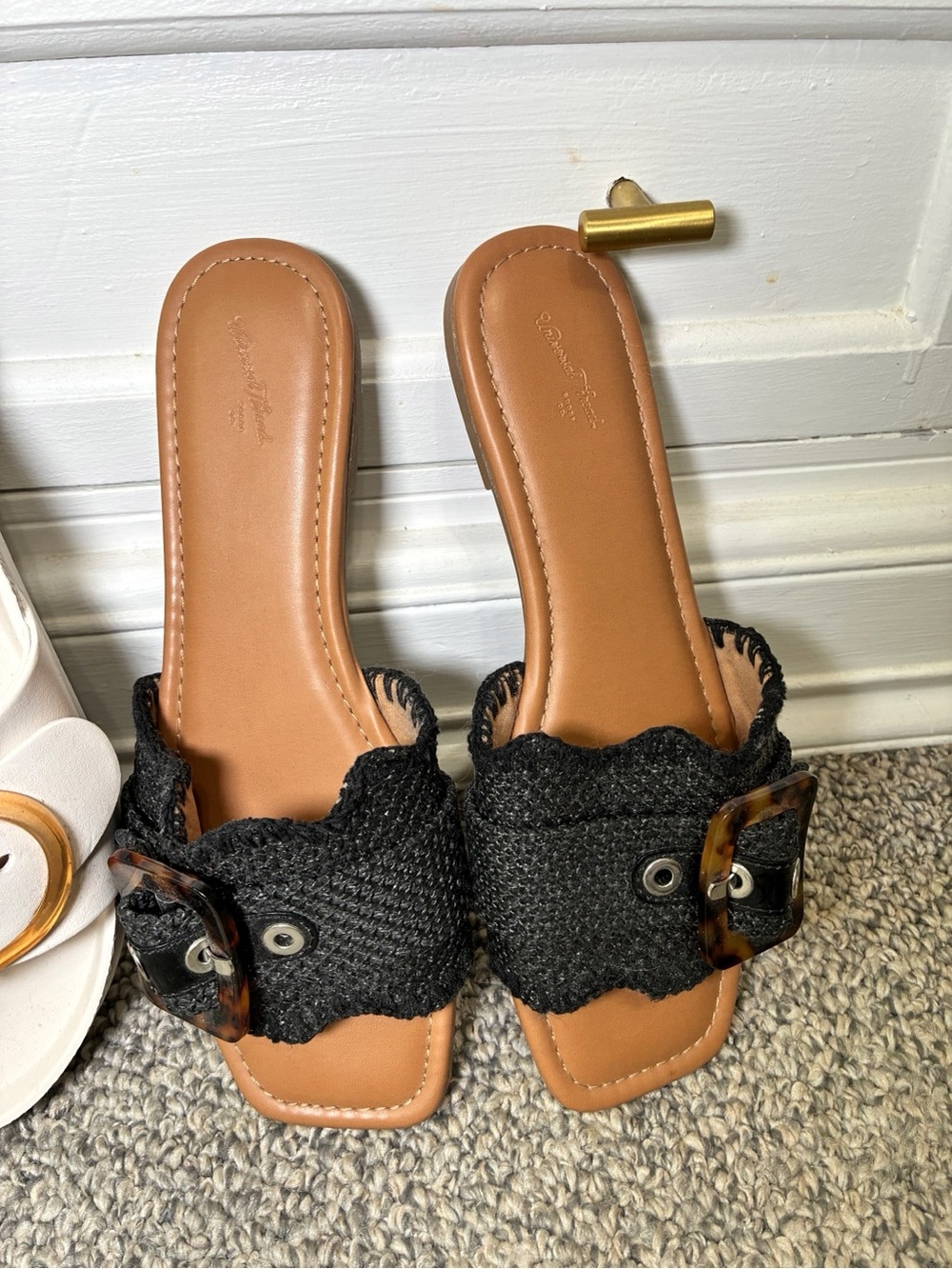 Women’s size 11 like new sandals bundle - 3 pair - Picture 4 of 10